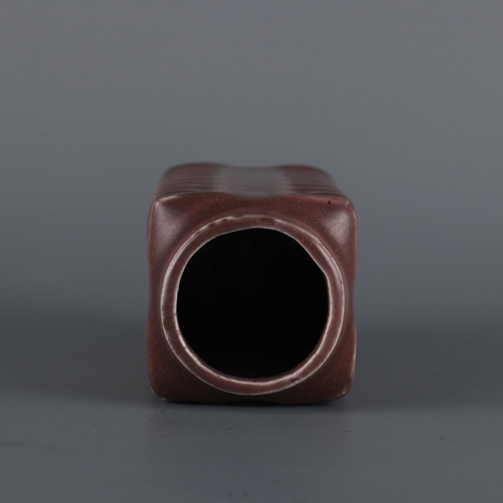 An Exquisite Ji Red Glazed Vase - 6