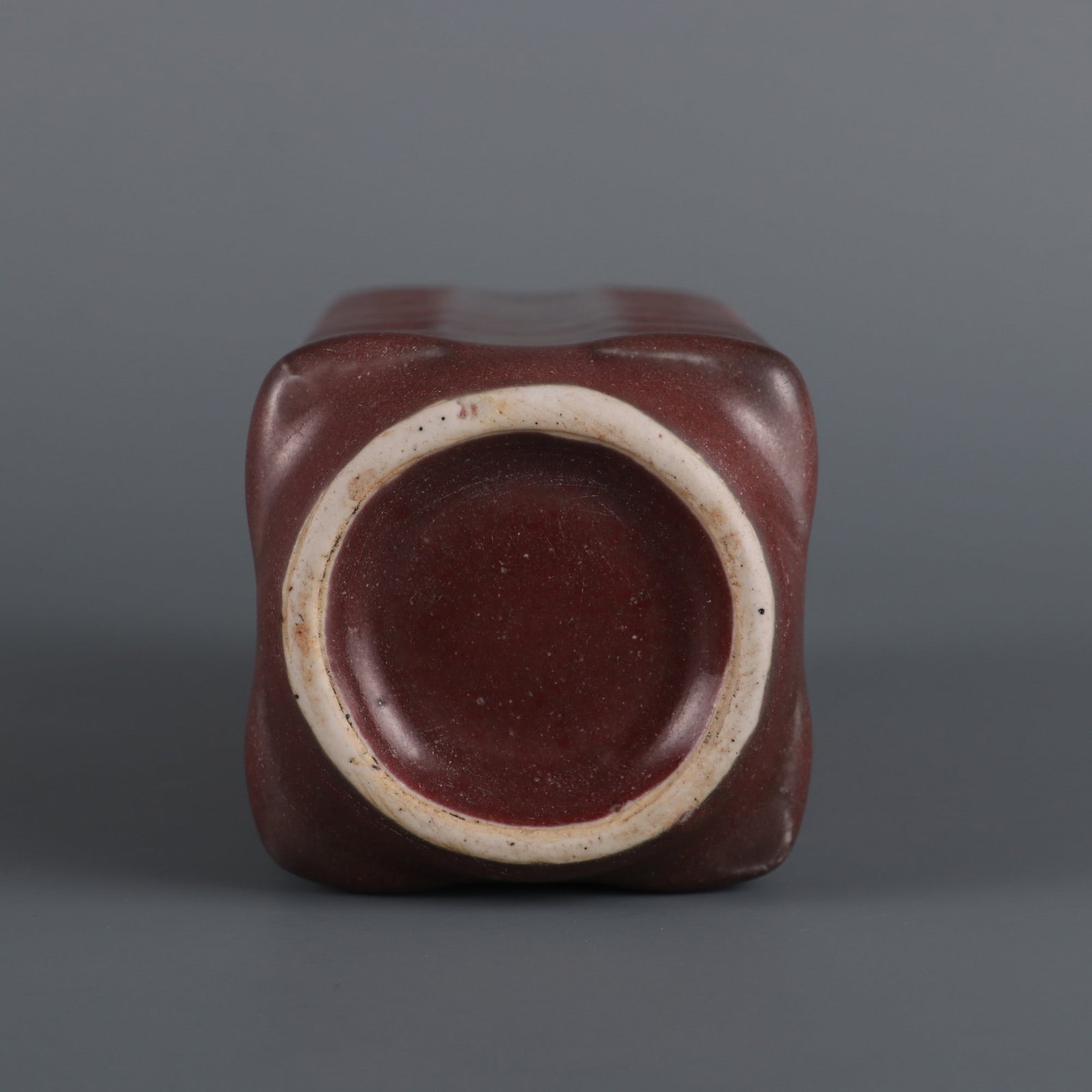 An Exquisite Ji Red Glazed Vase - 8