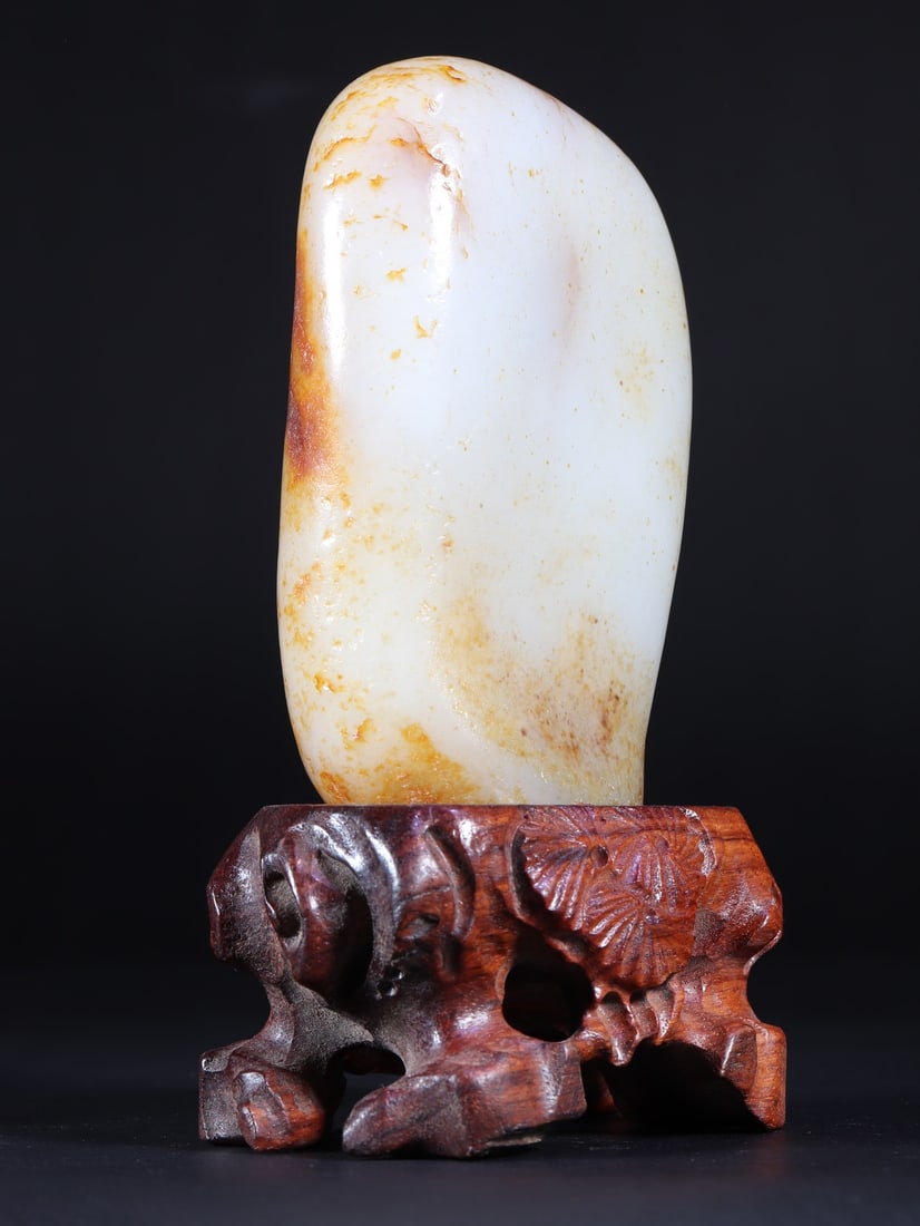 An Exquisite White Jade Ornament - 2