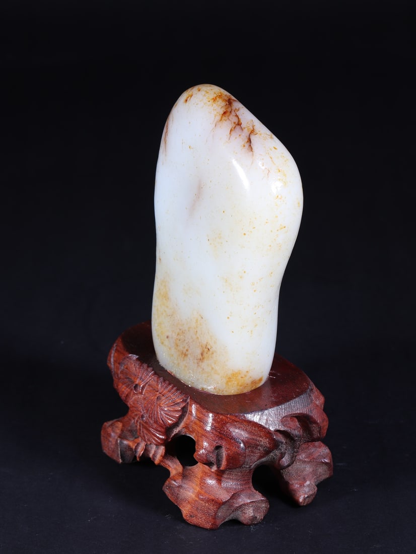 An Exquisite White Jade Ornament - 3