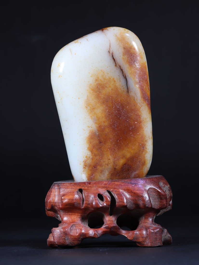 An Exquisite White Jade Ornament - 4