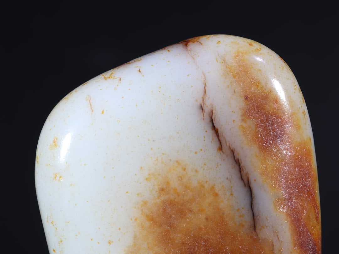 An Exquisite White Jade Ornament - 5