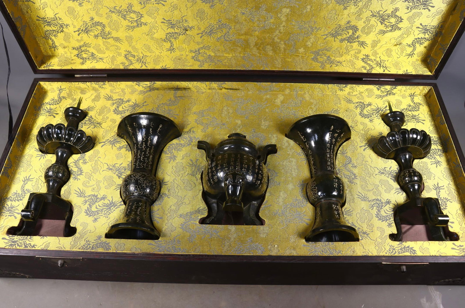 A Set of Fine Jasper Flower Pattern With Sanskrit Candlestick Vase Censer: A Set of Fine Jasper Flower Pattern With Sanskrit Candlestick Vase Censer Qing Dynasty, China Size: 17cmx13cmx9cm Size: 20cmx11cm Size: 28cmx9.5cm Weight:3150g (The Dimensions Of All Batches Are