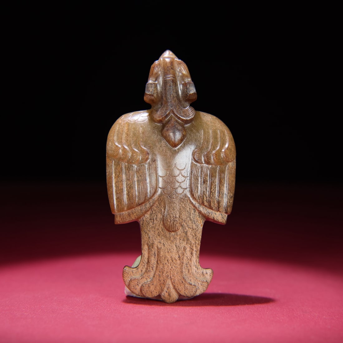 An Exquisite White Jade Phoenix Hand Piece: An Exquisite White Jade Phoenix Hand Piece Han Dynasty, China Size:9.2cmx4.7cmx2cm Weight:96g (The Dimensions Of All Batches Are Manually Measured.If You Need More Detailed Information, Please
