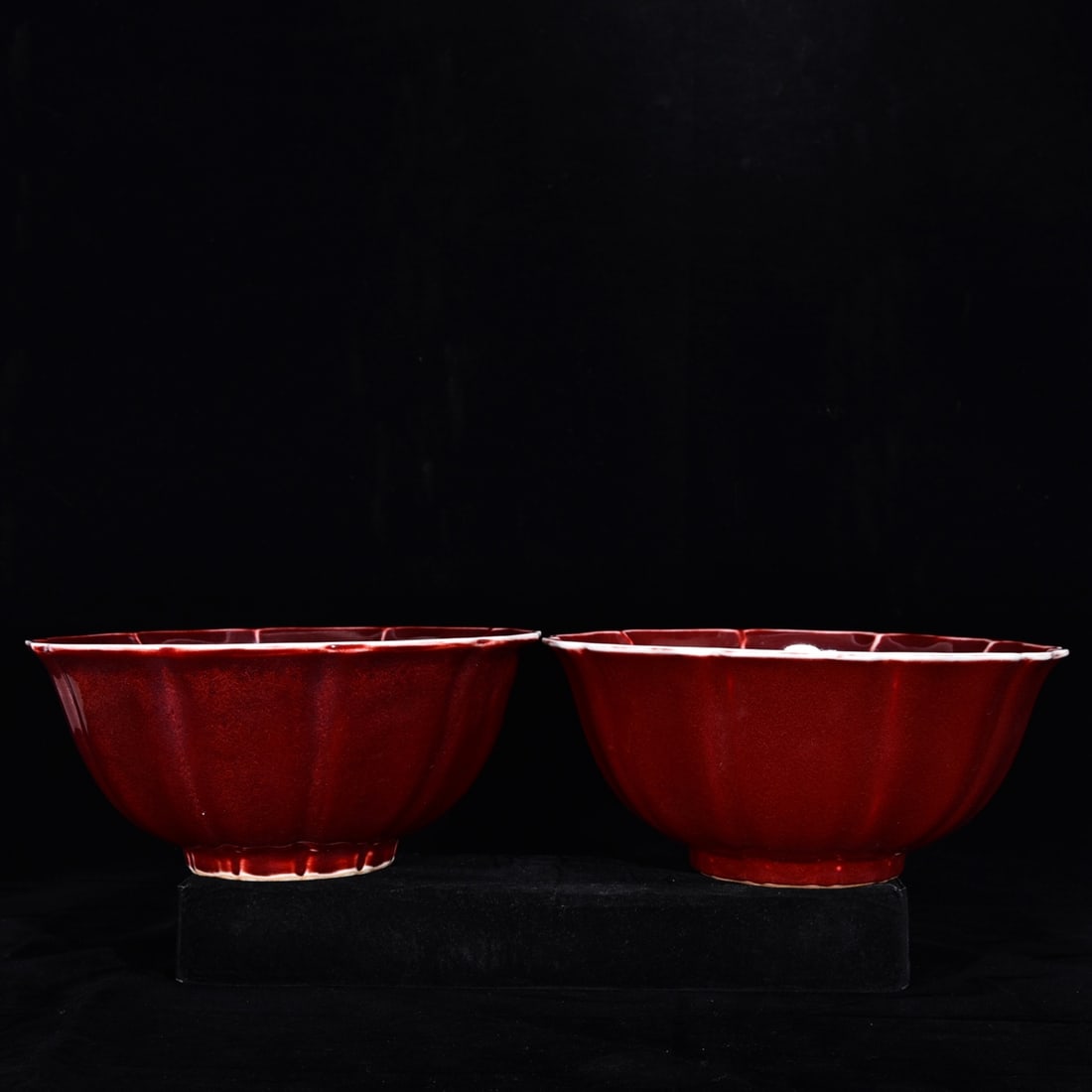 An Exquisite Ji Red Glazed Painted Gold with poem Bowl: An Exquisite Ji Red Glazed Painted Gold with poem Bowl Ming Dynasty, China Xuande Six-character Mark Size:10.5cmx22cm (The Dimensions Of All Batches Are Manually Measured.If You Need More Detailed Inf