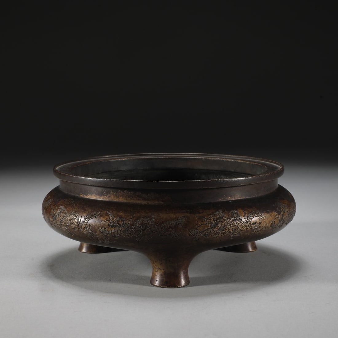 An Exquisite Bronze Dragon Pattern Tripod Censer - 3