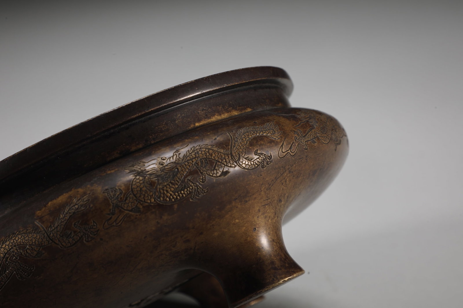 An Exquisite Bronze Dragon Pattern Tripod Censer - 8