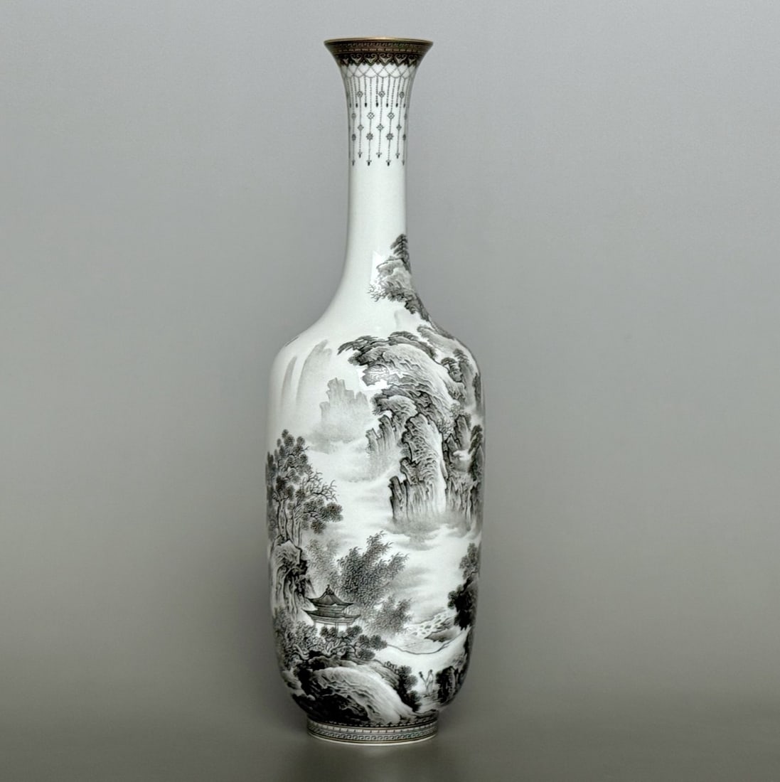An Exquisite Ink Color Painted Gold Landscape Pattern Vase: An Exquisite Ink Color Painted Gold Landscape Pattern Vase Qing Dynasty, China Qianlong Four-character Mark Size:20.5cmx6.6cm (The Dimensions Of All Batches Are Manually Measured.If You Need More Deta