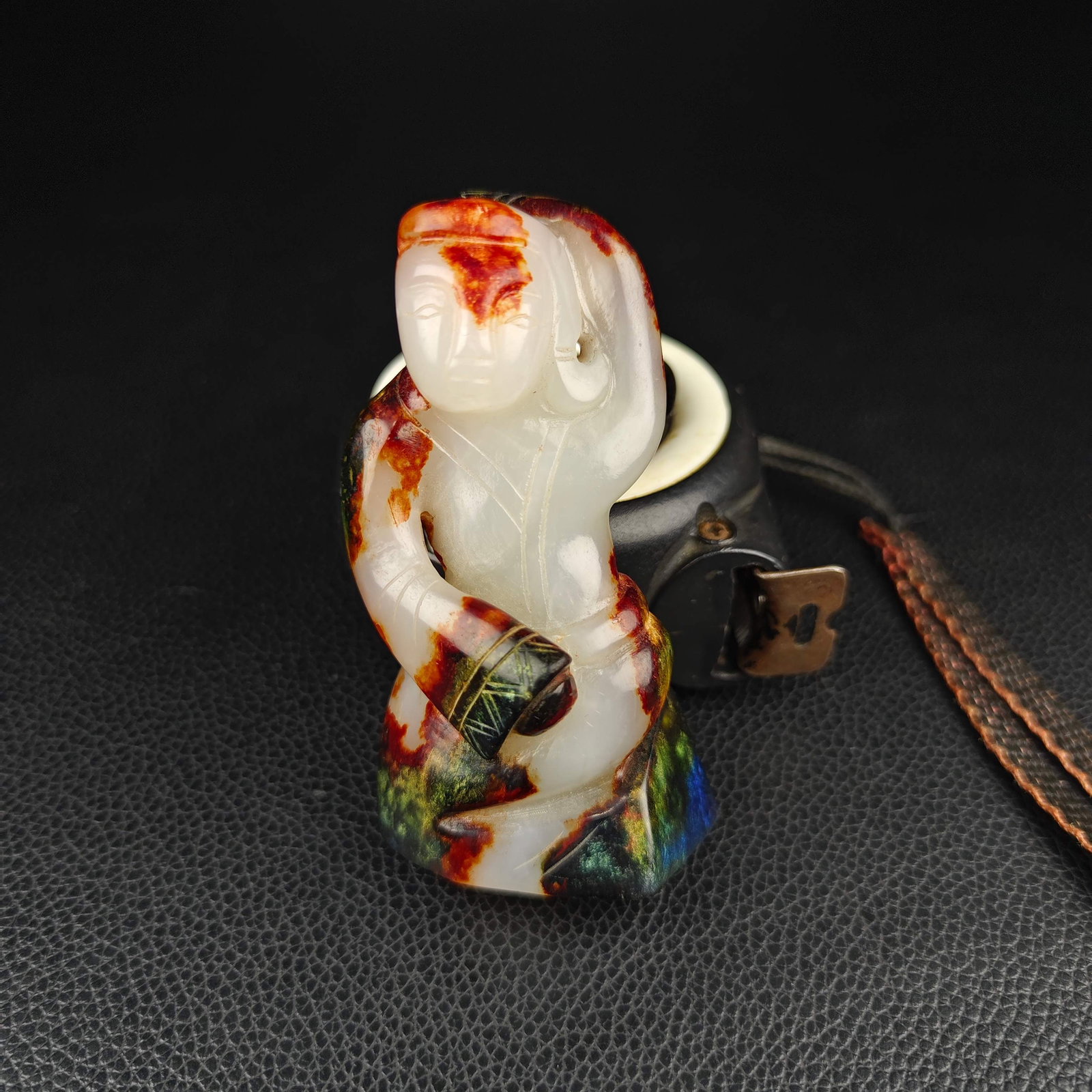 An Exquisite White Jade Figure Ornament: An Exquisite White Jade Figure Ornament Han Dynasty, China Size:8cmx4.5cm Weight:102g (The Dimensions Of All Batches Are Manually Measured.If You Need More Detailed Information, Please Contact Our