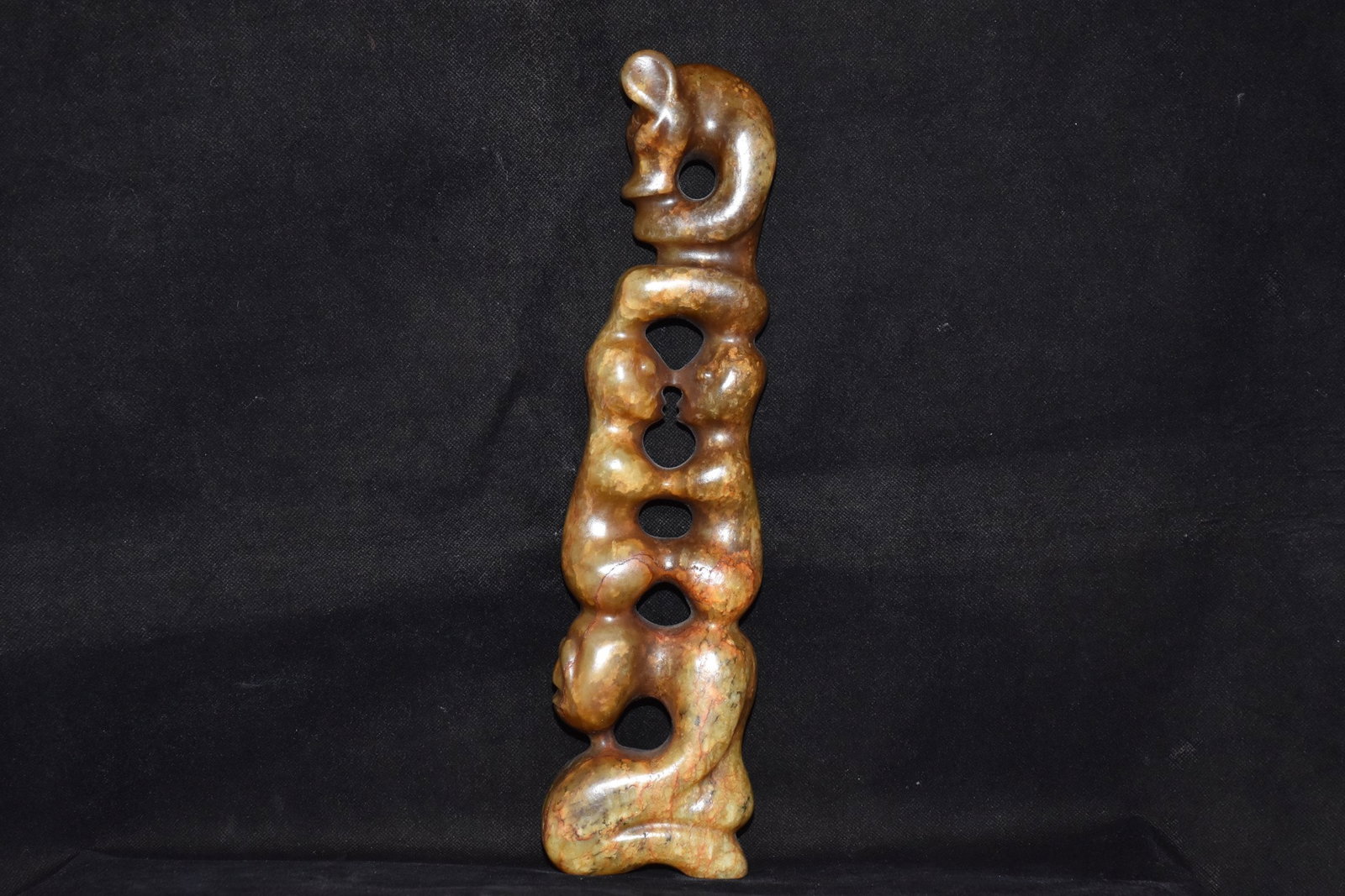 An Exquisite Hemo Jade Ornament - 2