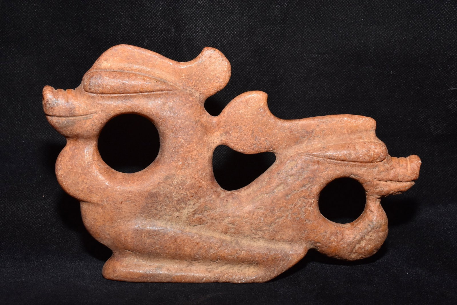 An Exquisite Hemo Jade Dragon Ornament: An Exquisite Hemo Jade Dragon Ornament Hong Shan Culture Size:13.5cmx20cm Weight:680g (The Dimensions Of All Batches Are Manually Measured.If You Need More Detailed Information, Please Contact Our