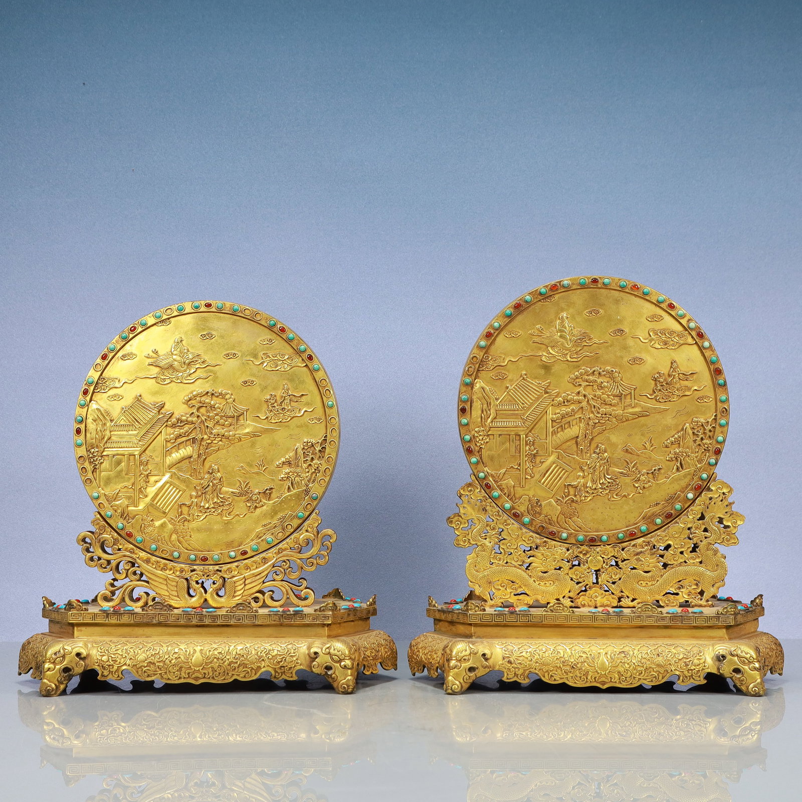 A Exquisite A pair of Gilt Bronze Character and Story Pattern Dragon Pattern Screen (1 of 20)