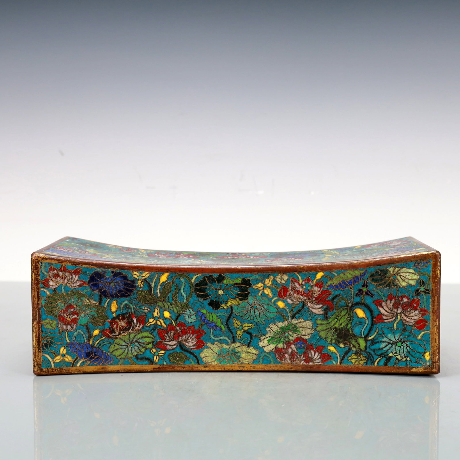 A Exquisite Cloisonne Gilt Bronze Lotus Pattern Pillow: A Exquisite Cloisonne Gilt Bronze Lotus Pattern Pillow Qing Dynasty, China Qianlong Four-character Mark Size:29cmx12cmx9cm Weight:1800g (The Dimensions Of All Batches Are Manually Measured.If You