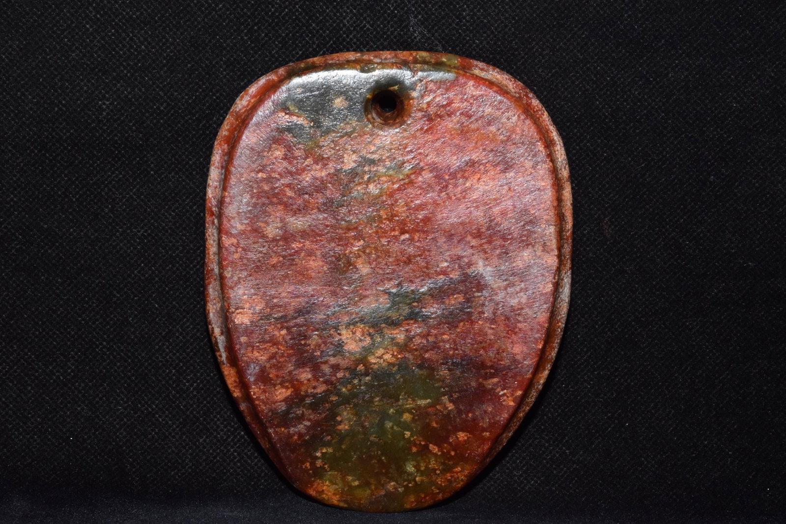 An Exquisite Hemo Jade Ornament - 2