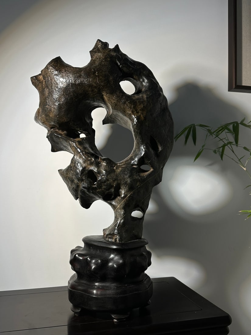 An Exquisite Taihu Stone Ornament: An Exquisite Taihu Stone Ornament Qing Dynasty, China Size:76cmx40cmx22cm (The Dimensions Of All Batches Are Manually Measured.If You Need More Detailed Information, Please Contact Our Customer