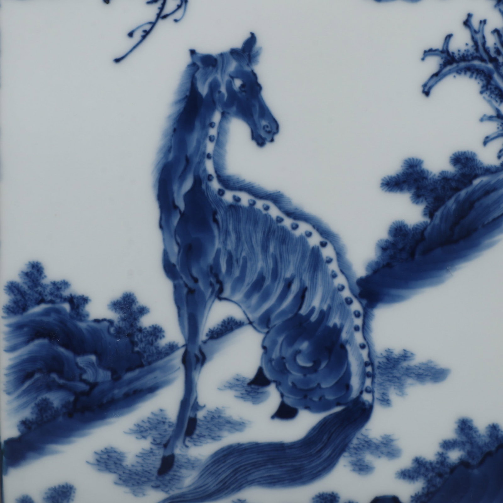 An Exquisite Blue and White Auspicious Beast Pattern Lotus Pattern Vase - 5