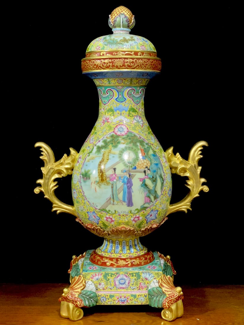 An Exquisite Famille-Rose Painted Gold Lotus Pattern Character and Story Pattern Double-Ears Vase: An Exquisite Famille-Rose Painted Gold Lotus Pattern Character and Story Pattern Double-Ears Vase Qing Dynasty, China Qianlong Four-character Mark Size:60cmx19.5cm (The Dimensions Of All Batches Are