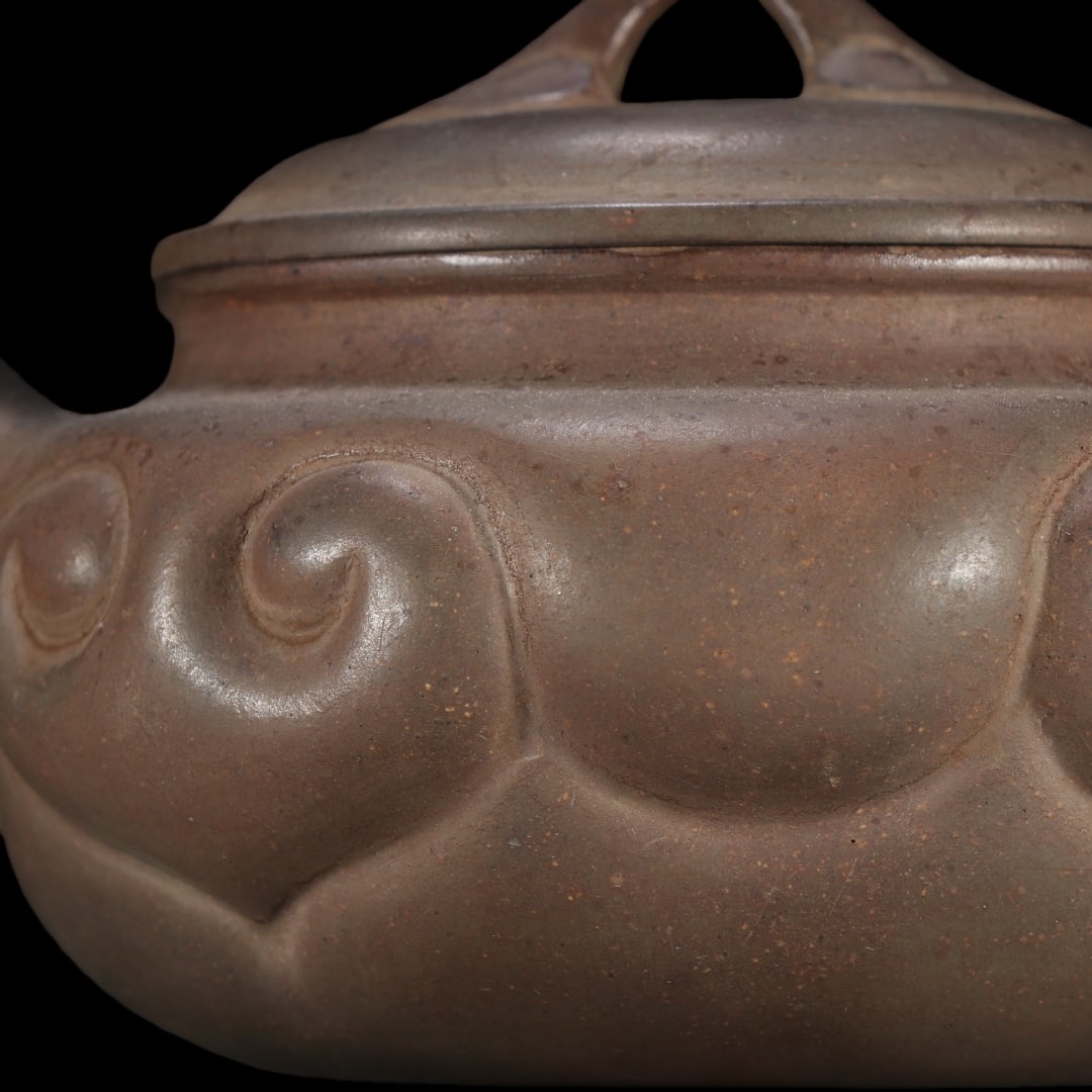 An Exquisite Purple Sands Teapot - 2