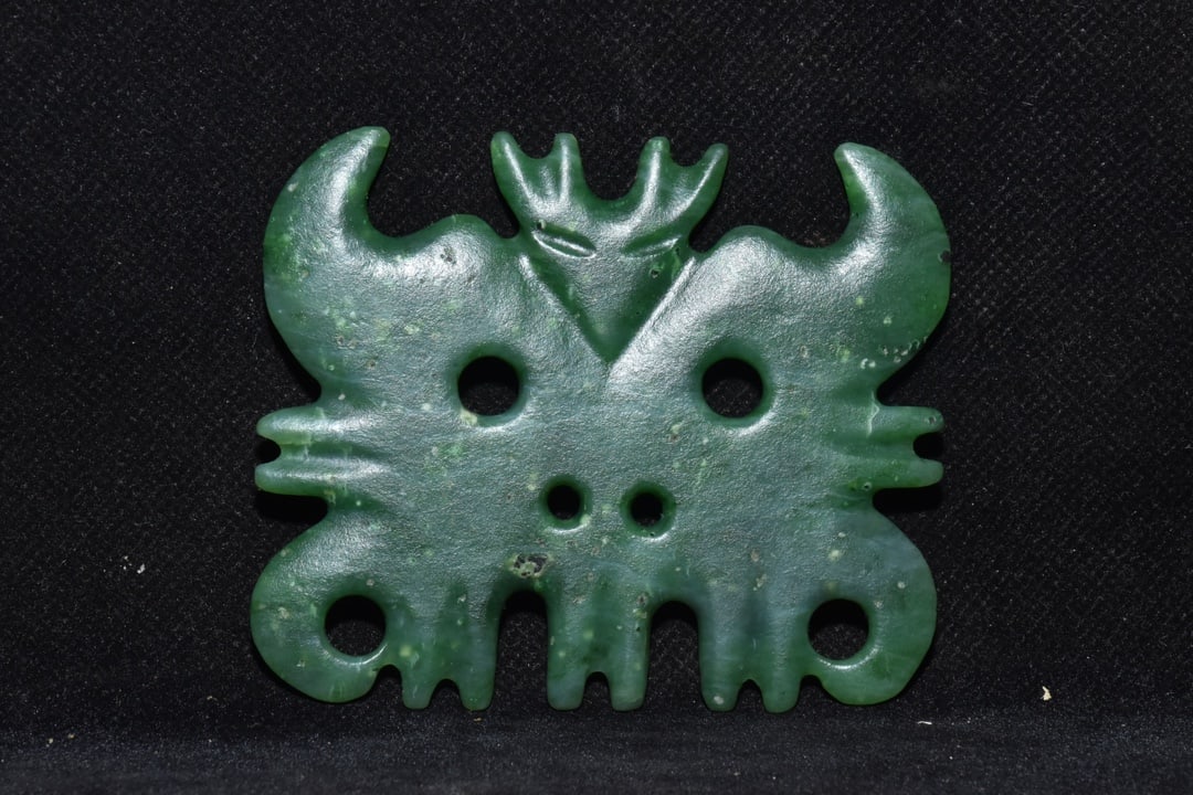 An Exquisite White Jade Ornament - 2