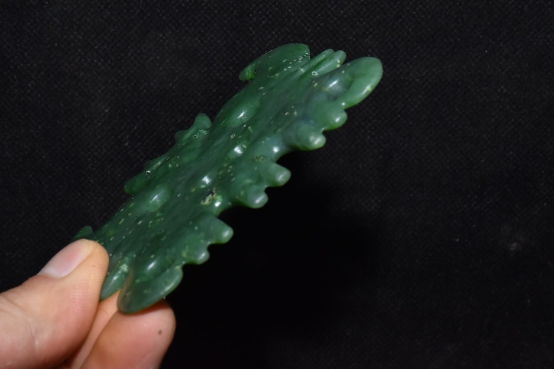 An Exquisite White Jade Ornament - 5