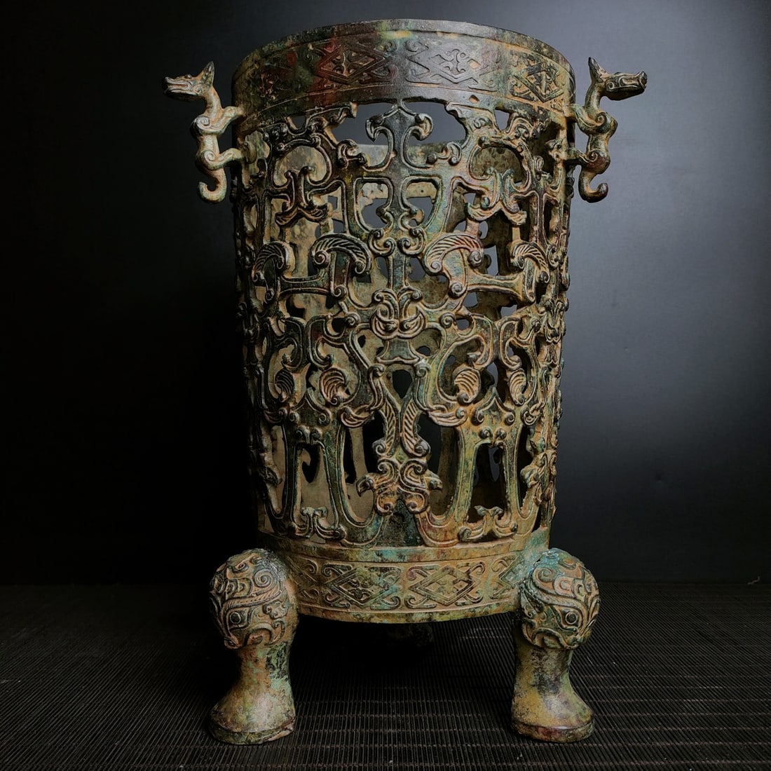 An Exquisite Bronze With Inscription Double-Ears Tripod Censer: An Exquisite Bronze With Inscription Double-Ears Tripod Censer the Warring States period in China Size:28cmx20cm Weight:2.6kg (The Dimensions Of All Batches Are Manually Measured.If You Need More