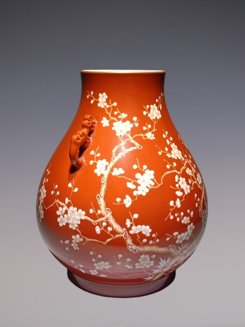 An Exquisite Iron-Red Flower Pattern Double-Ears Vase - 7