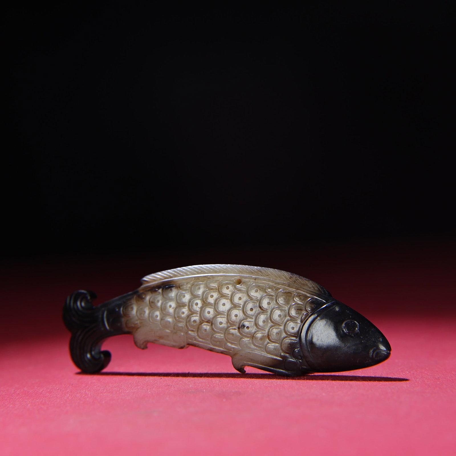 An Exquisite White Jade Fish Pendant - 4