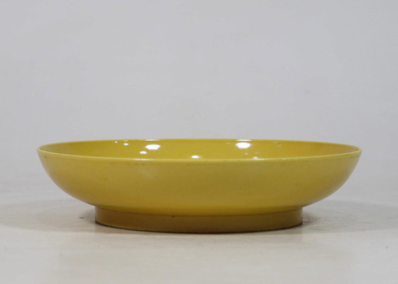 An Exquisite Yellow Glazed Plate - 3