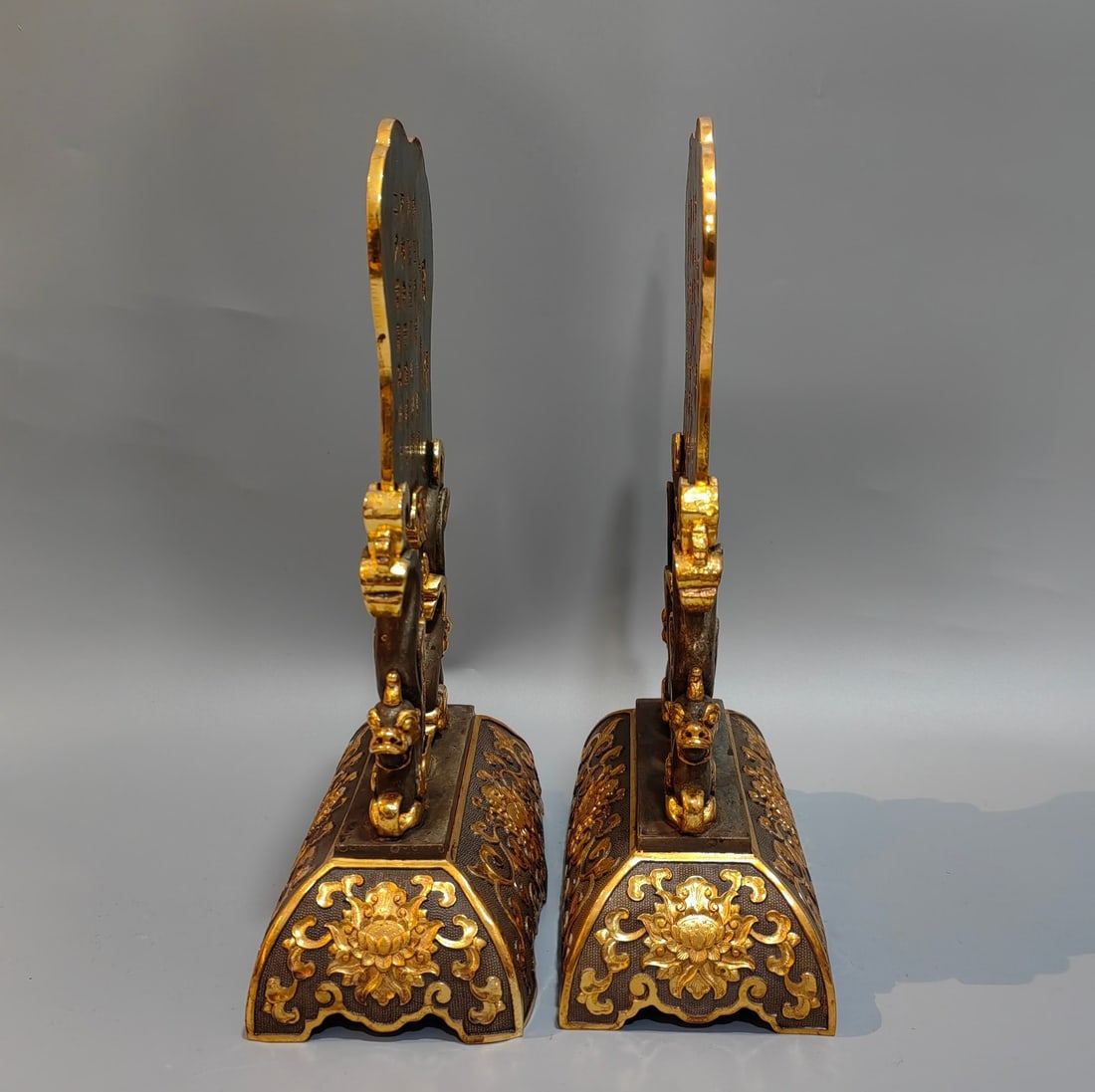 An Exquisite Gilt Bronze Eight Treasures Pattern Screen - 3