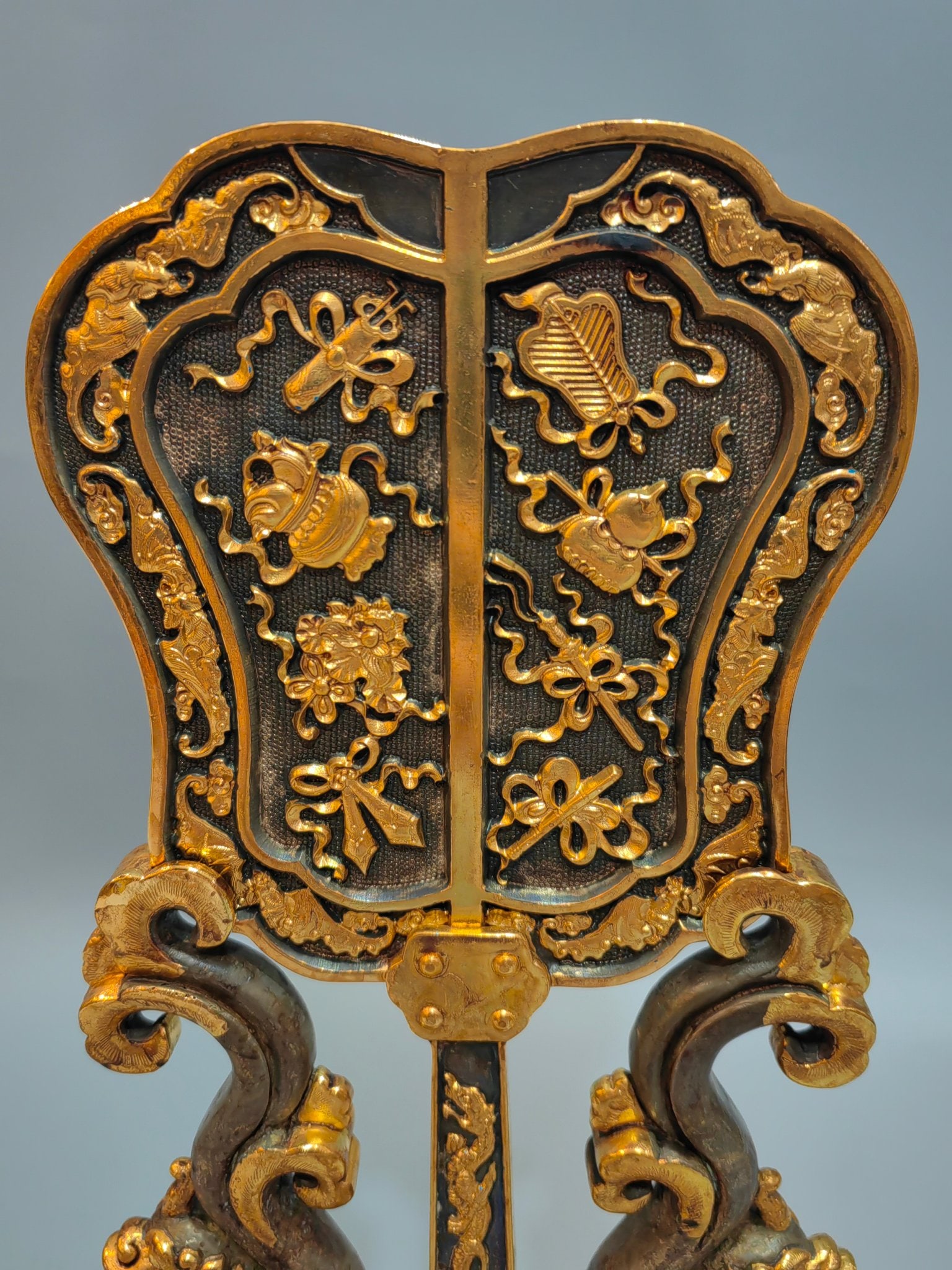 An Exquisite Gilt Bronze Eight Treasures Pattern Screen - 7