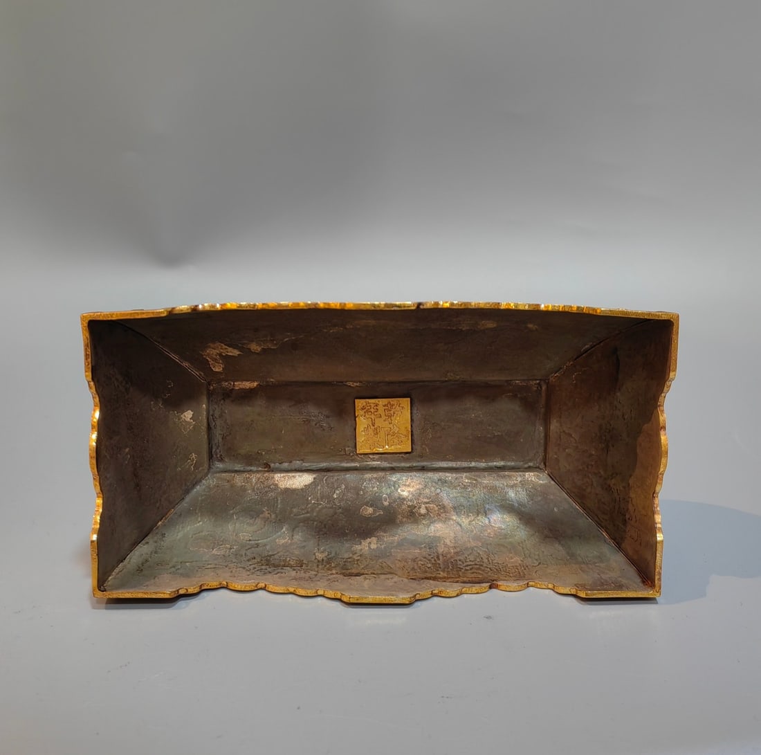 An Exquisite Gilt Bronze Eight Treasures Pattern Screen - 9