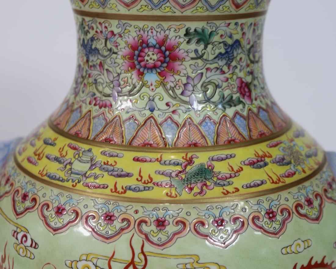 An Exquisite Iron-Red Dragon Pattern Lotus Pattern Double-Ears Vase - 5