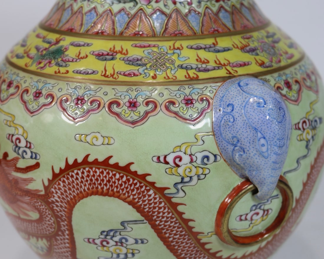An Exquisite Iron-Red Dragon Pattern Lotus Pattern Double-Ears Vase - 6