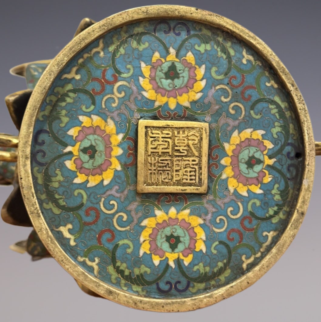 An Exquisite Cloisonne Lotus Pattern Ornament - 8