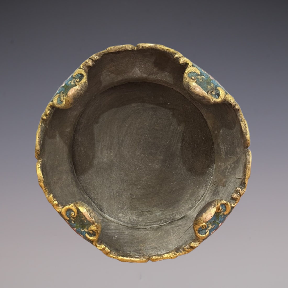 An Exquisite Cloisonne Lotus Pattern Ornament - 9