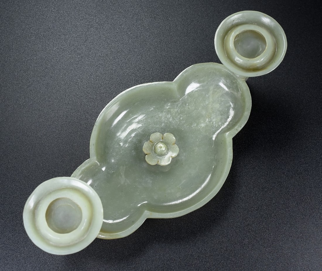 An Exquisite White Jade Candlestick - 2