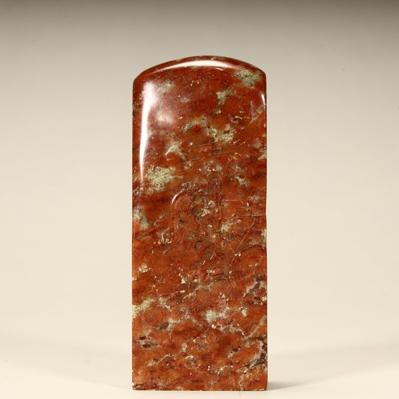 A fine Qing Dynasty Shoushan stone seal: A fine Shoushan stone seal from the Qing Dynasty SIZE: H:10cm L:4cm W:1.7cm W:189g (The Dimensions Of All Batches Are Manually Measured.If You Need More Detailed Information, Please Contact Our Custom