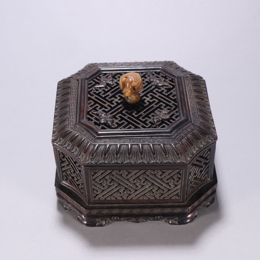 A Qing Dynasty rosewood octagonal aroma box (1 of 9)