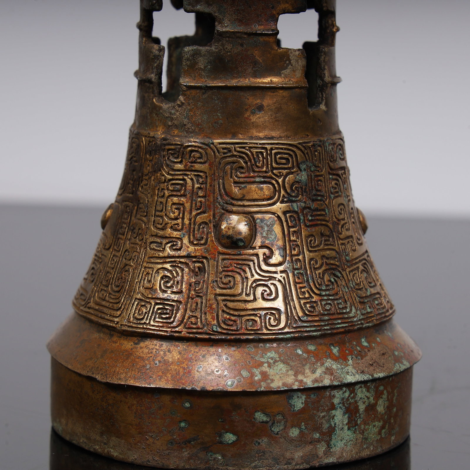 One Han Dynasty bronze gu - 4