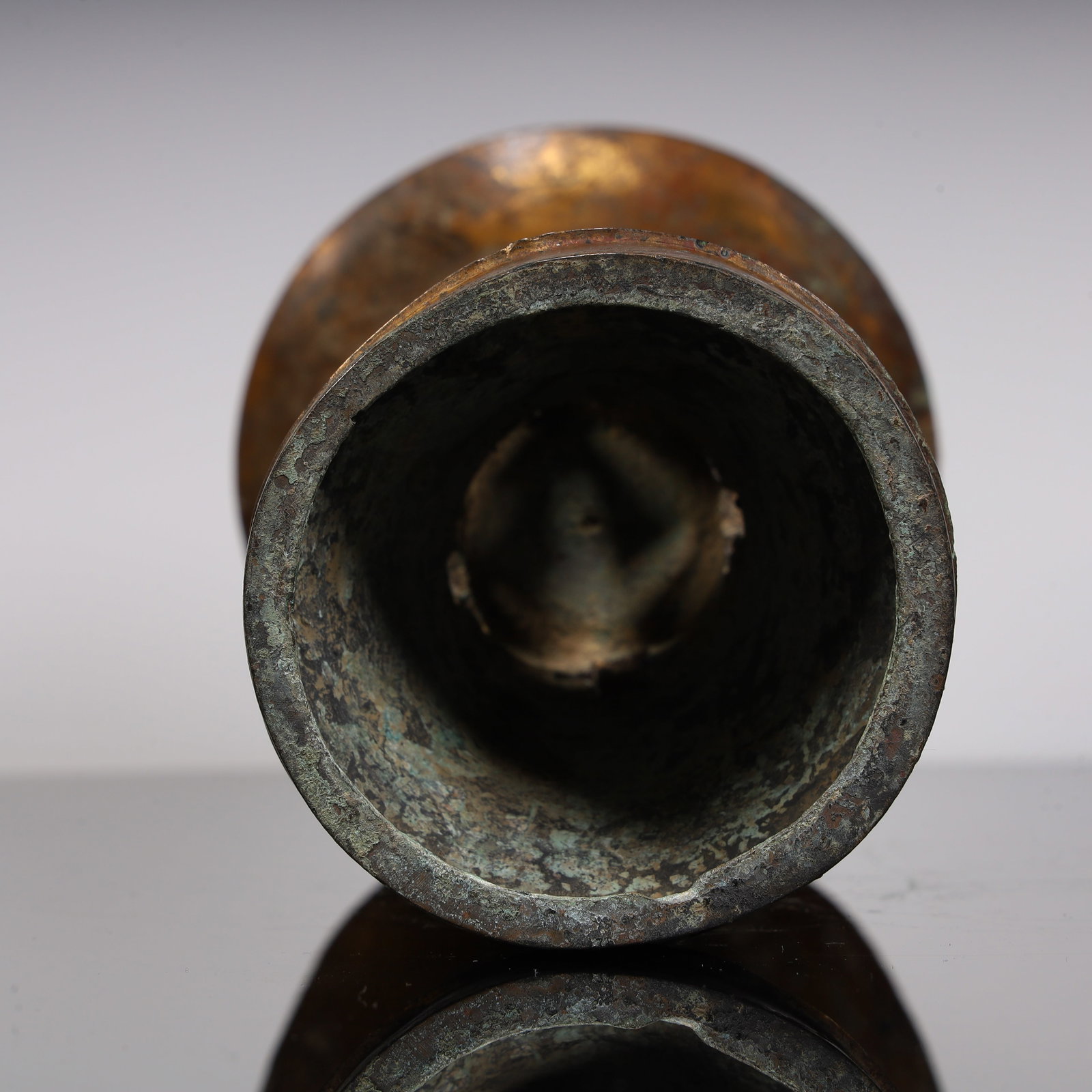 One Han Dynasty bronze gu - 6