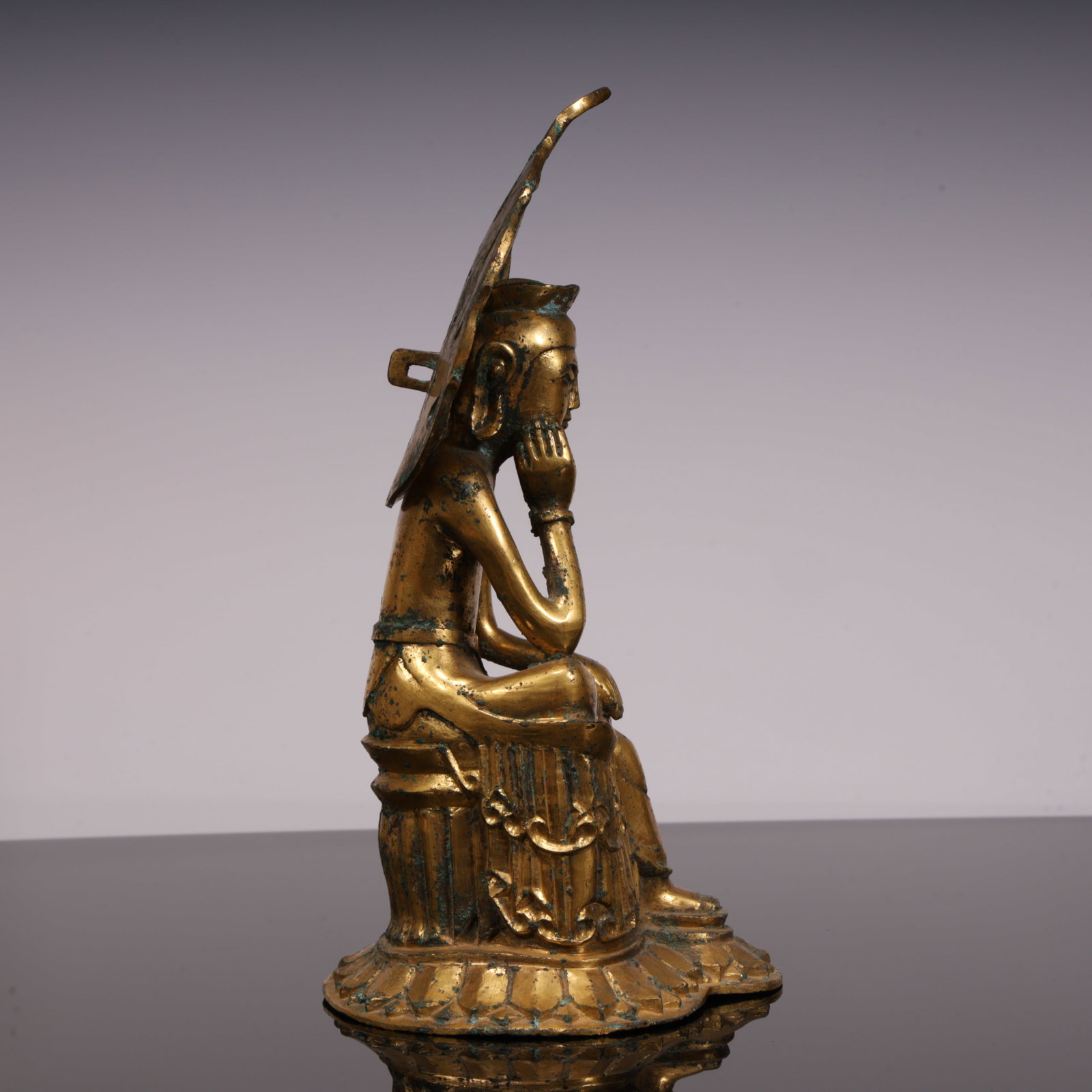 A bronze gilt Buddha statue - 7
