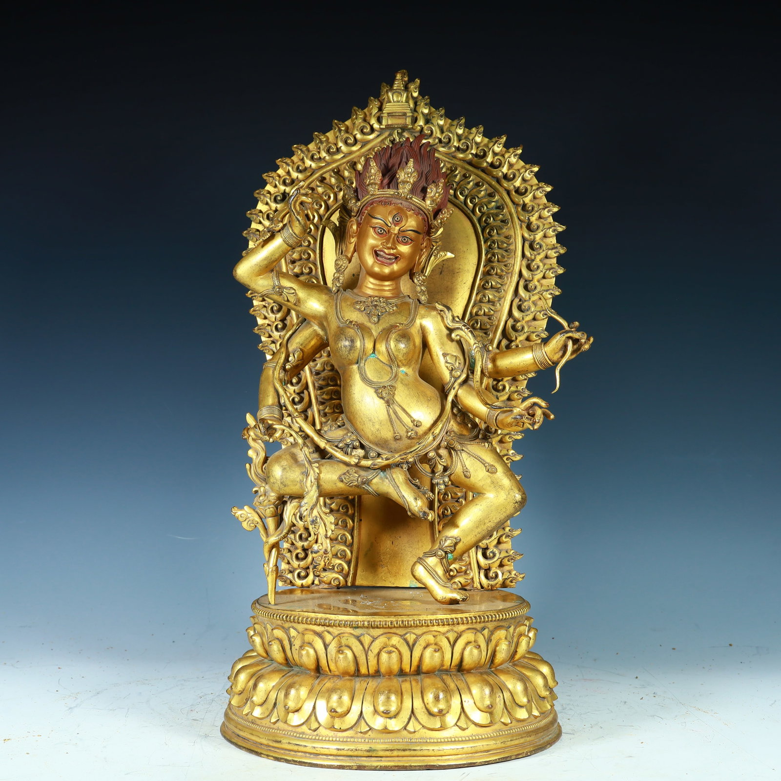 A Qing Dynasty gilt bronze guardian Vajra statue: Qing Dynasty gilt bronze guardian Vajra statue SIZE: H:47cm L:24cm W:21cm W:12.4kg (The Dimensions Of All Batches Are Manually Measured.If You Need More Detailed Information, Please Contact Our