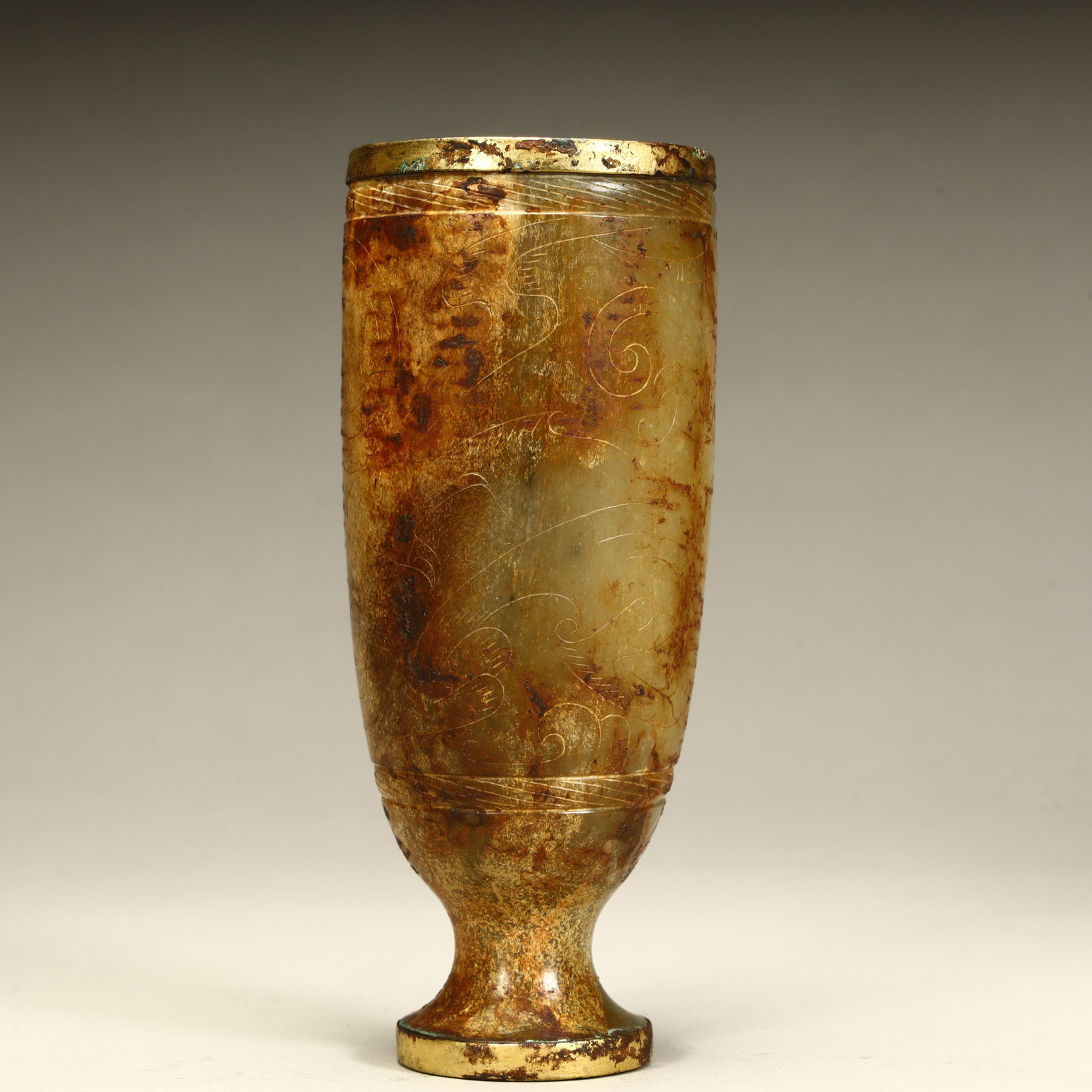A Qing Dynasty jade cup with dragon patterns - 2