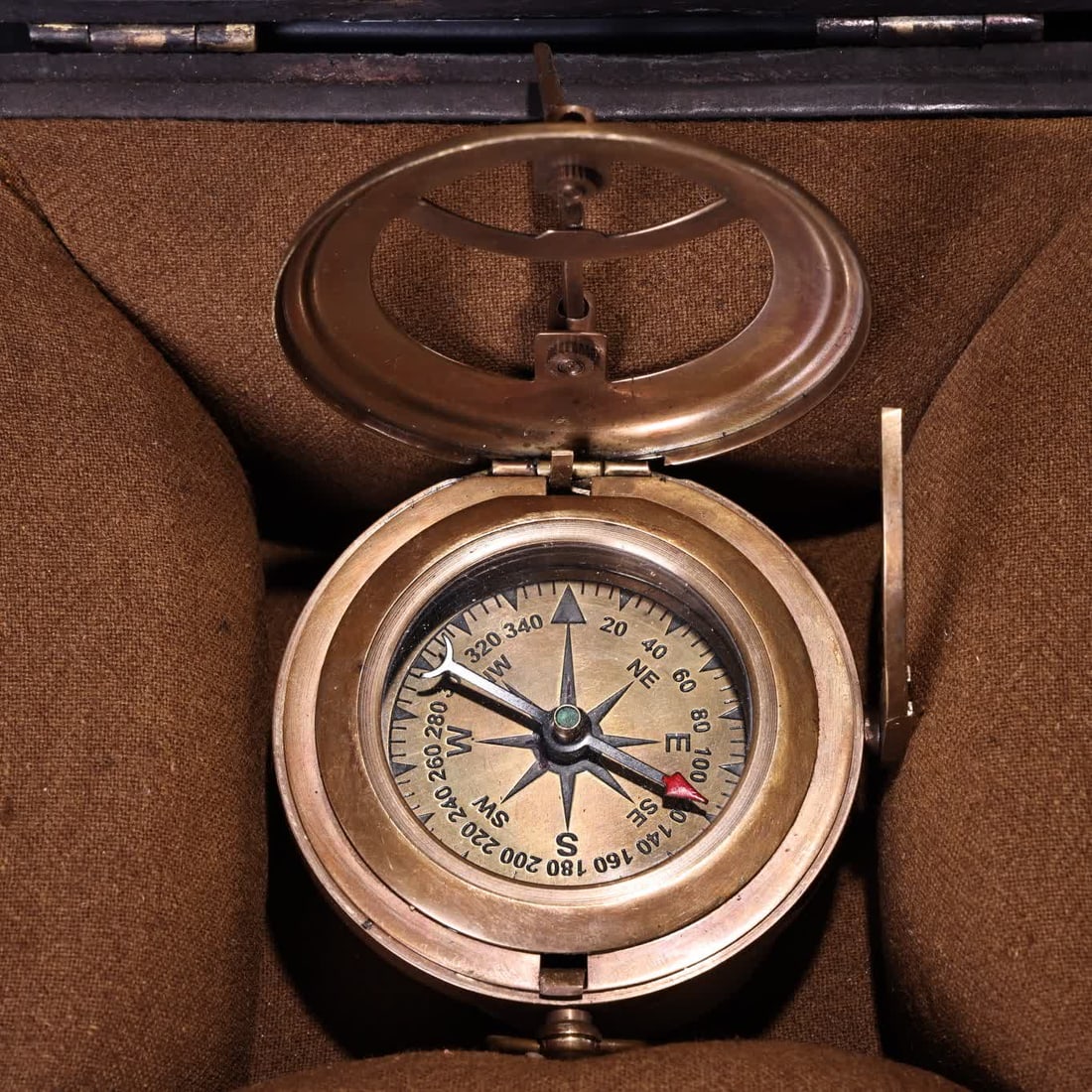 A Qing Dynasty bronze compass - 4