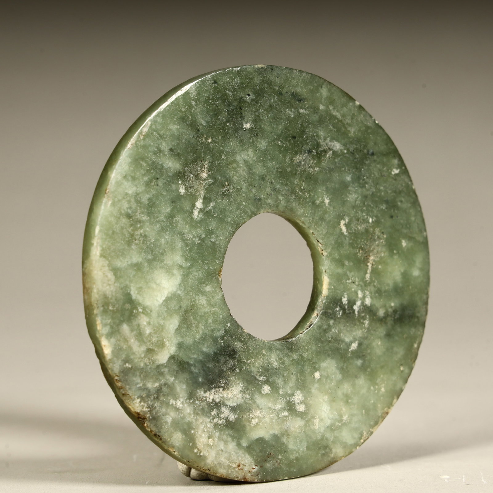 A Warring States Hetian jade disc is unfounded - 5