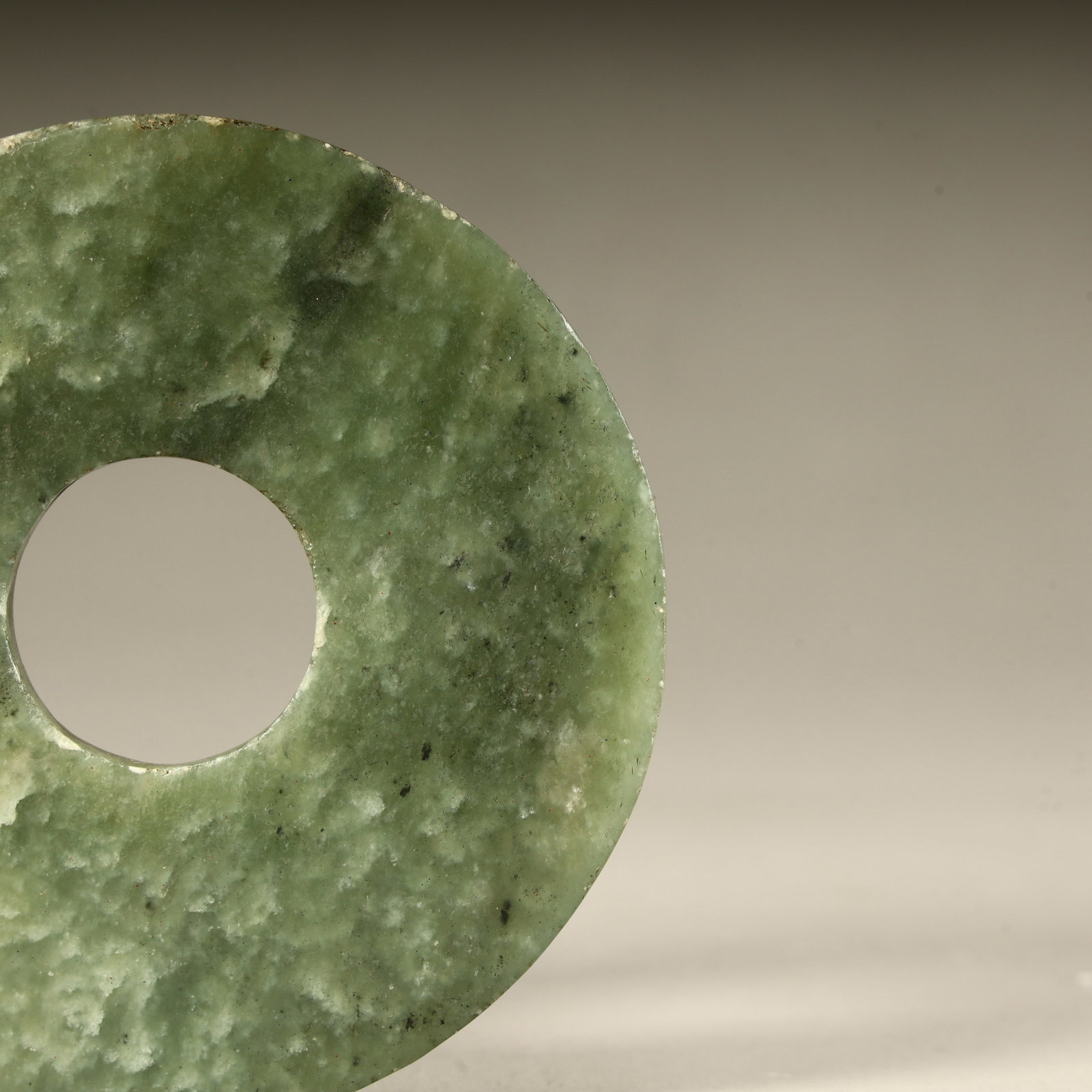 A Warring States Hetian jade disc is unfounded - 8