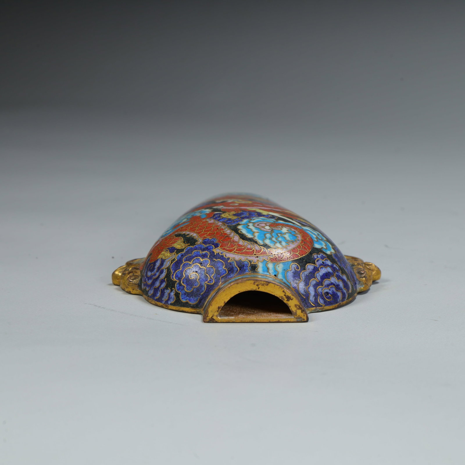 A Qing Dynasty cloisonne "Red Cloud Dragon Pattern" double-handled wall vase - 10