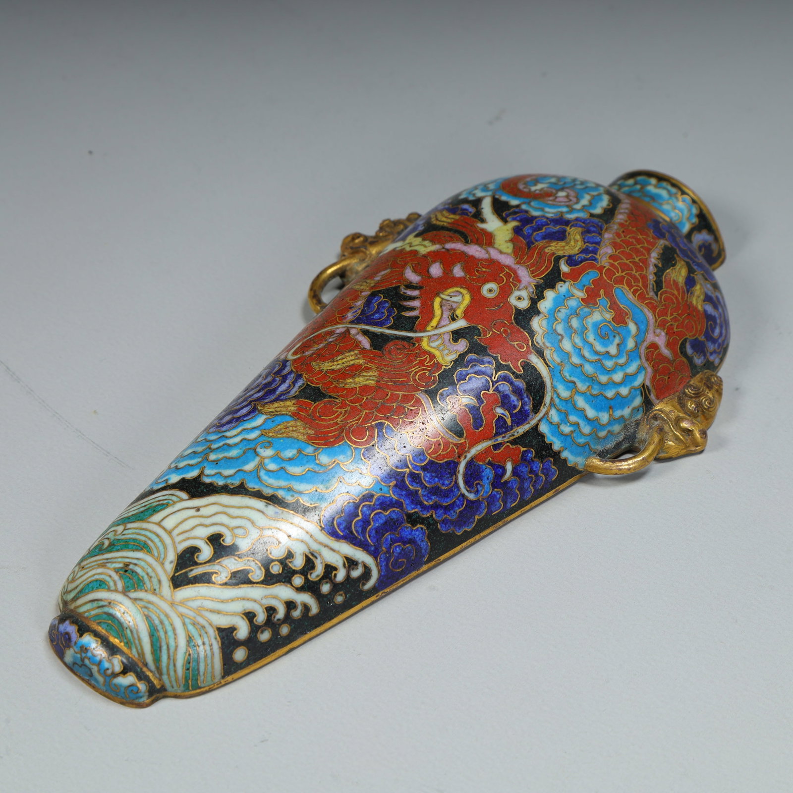 A Qing Dynasty cloisonne "Red Cloud Dragon Pattern" double-handled wall vase - 4