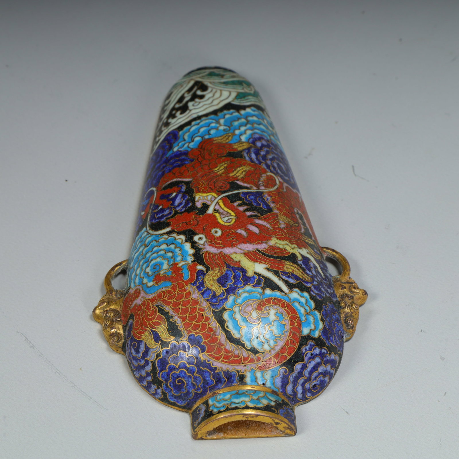 A Qing Dynasty cloisonne "Red Cloud Dragon Pattern" double-handled wall vase - 9