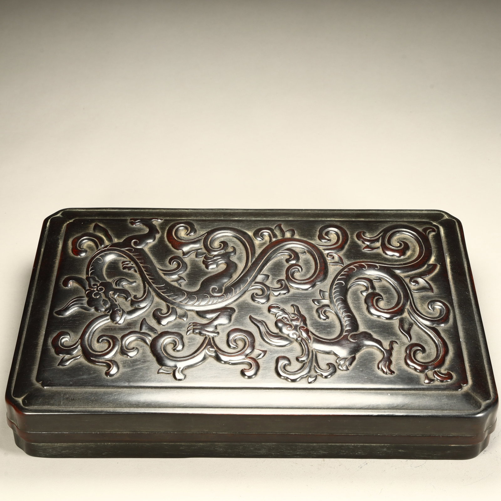 One Qing Dynasty rosewood carved chi dragon pattern: Qing Dynasty rosewood carved chi dragon pattern SIZE: L:5.5cm W:28cm H:18cm W:1750g (The Dimensions Of All Batches Are Manually Measured.If You Need More Detailed Information, Please Contact Our